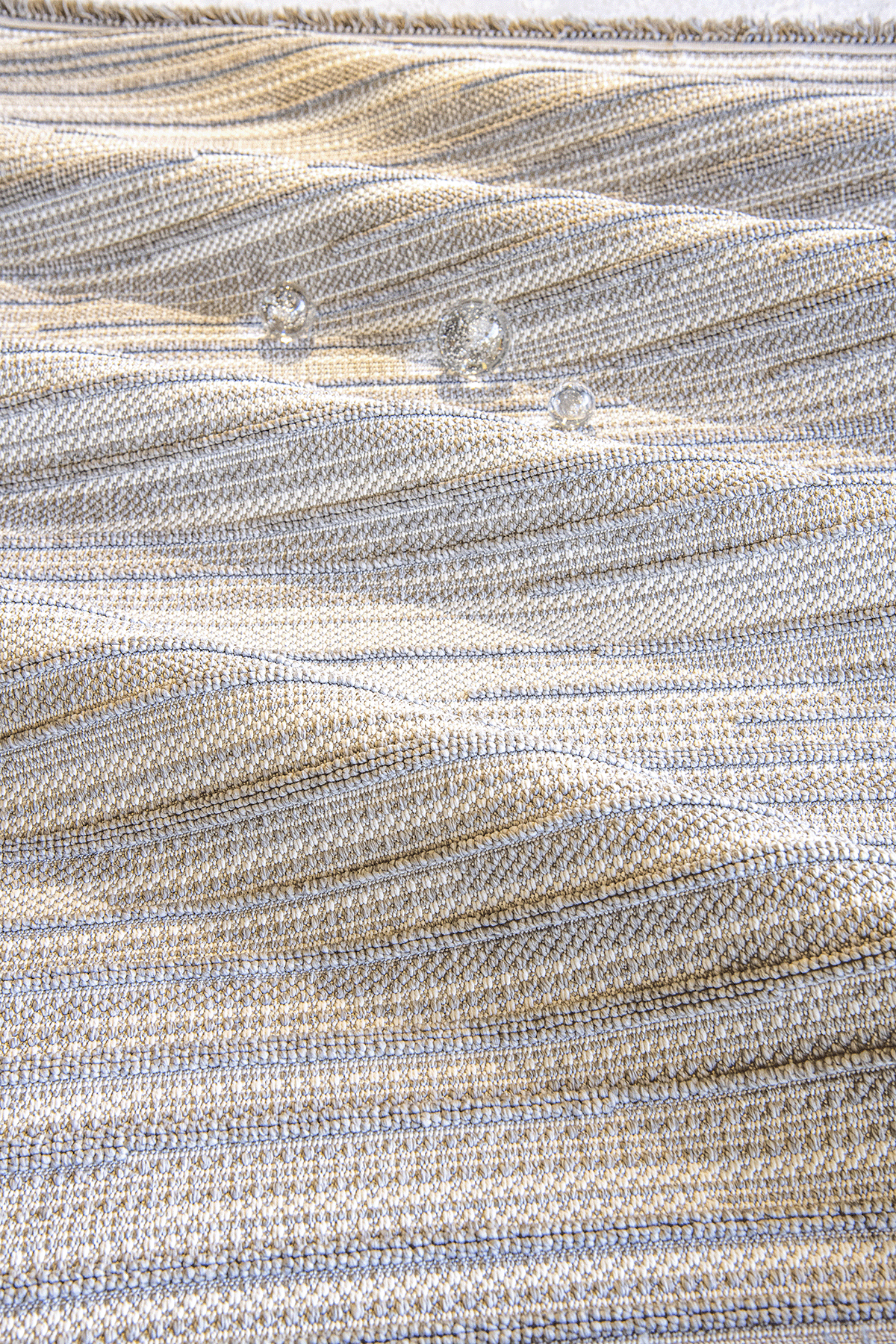 Evdeco Vena 1457 Gri Yumuşak ve Parlak Tuşeli Kesme Halı