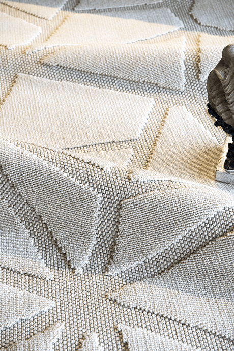 Evdeco Tina 7503 Beyaz Yumuşak Tuşeli Kesme Halı