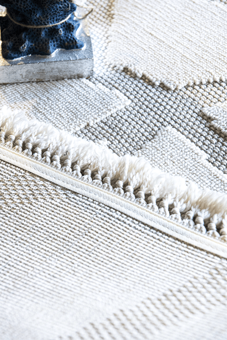 Evdeco Tina 7503 Beyaz Yumuşak Tuşeli Kesme Halı