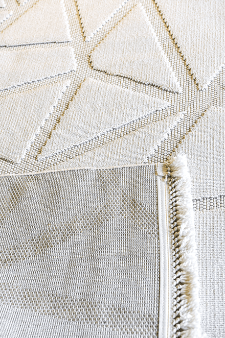 Evdeco Tina 7503 Beyaz Yumuşak Tuşeli Kesme Halı