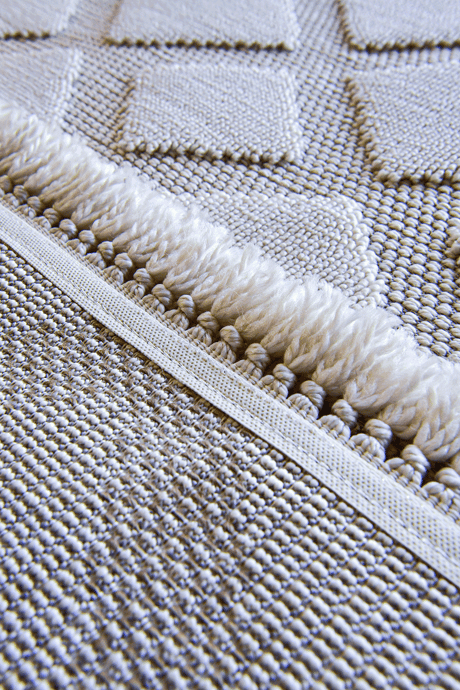 Seka Halı Tina 7507 Beyaz Yumuşak Tuşeli Kesme Halı