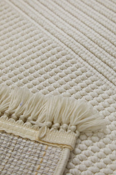 Evdeco Vena 1454 Krem Yumuşak ve Parlak Tuşeli Kesme Halı