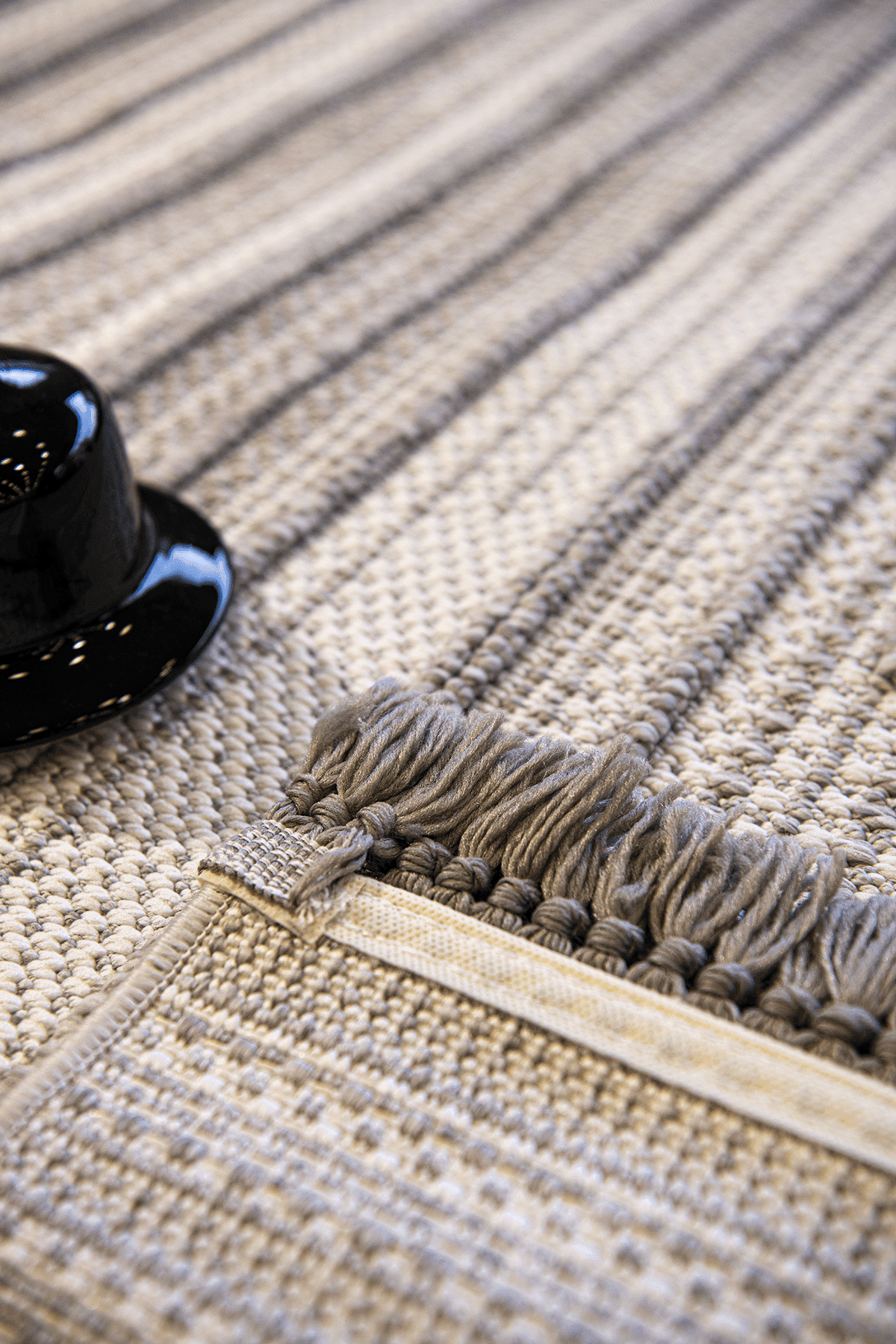 Evdeco Vena 1457 Gri Yumuşak ve Parlak Tuşeli Kesme Halı