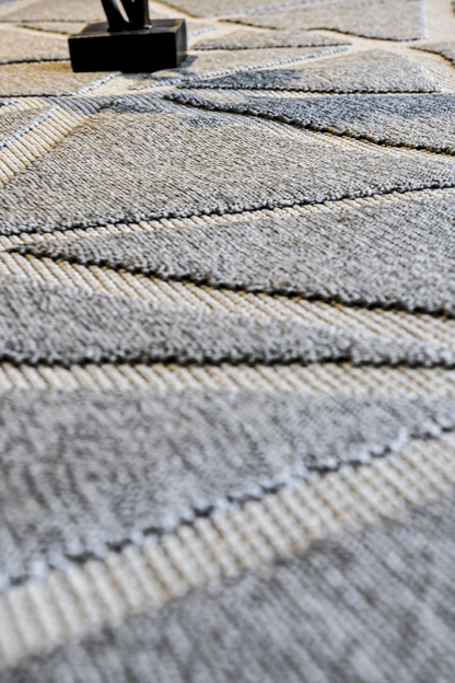 Evdeco Tina Gri Yumuşak Tuşeli Kesme Halı